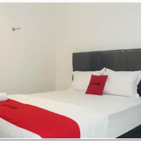 Hotel Reddoorz @ Paus Raya Palangkaraya Exteriér fotografie